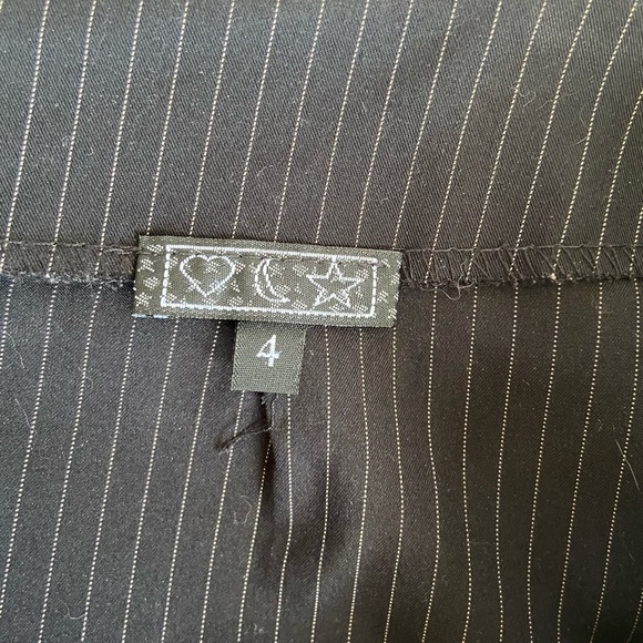 Black and White Striped Pencil skirt - Picture 4 of 4